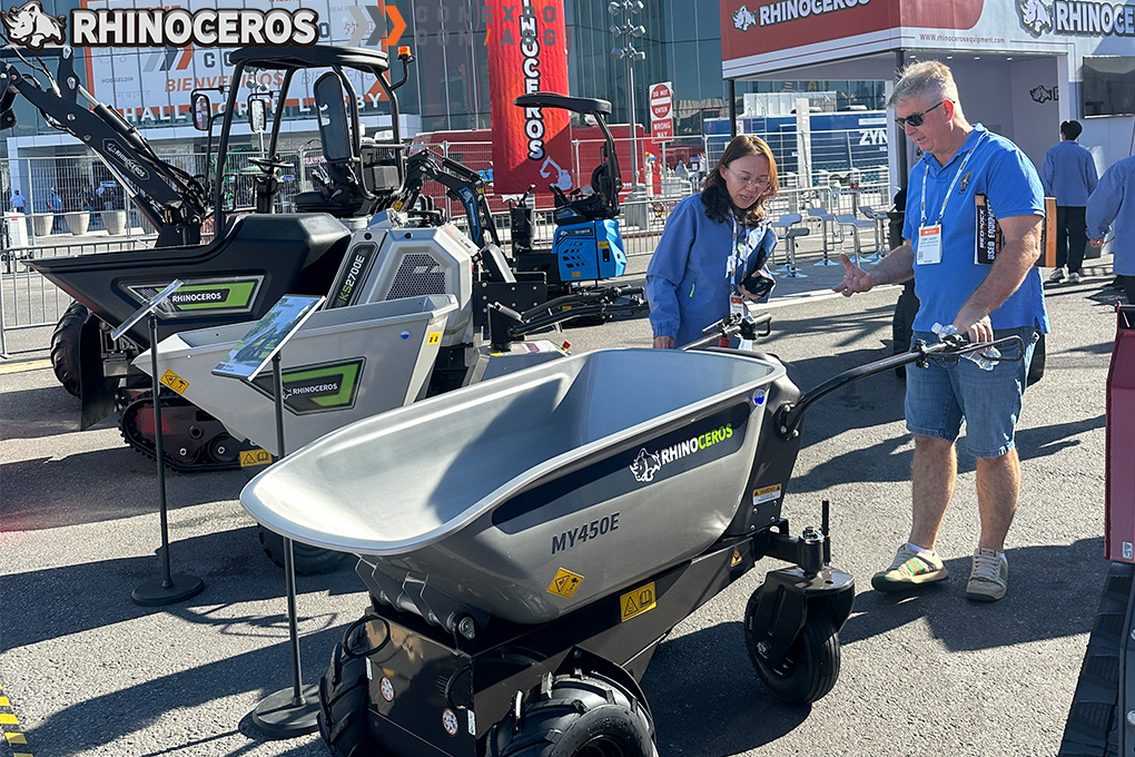 CONEXPO CON AGG 2026 жаһандық кеңеюді көрсететін мүйізтұмсықтар командасы мен машиналары